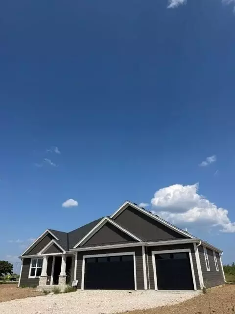 9800 N Migratory, Mequon, WI 53097