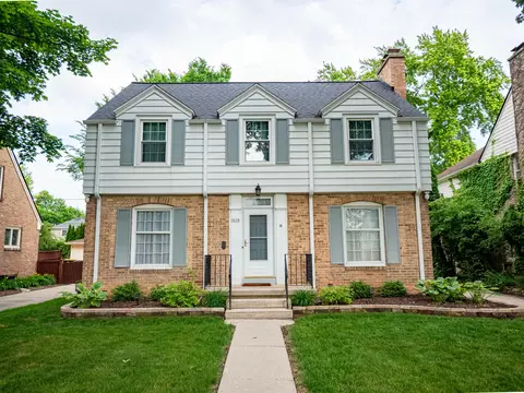 2638 N 88th, Wauwatosa, WI 53226