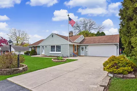 211 E Alta Loma, Thiensville, WI 53092