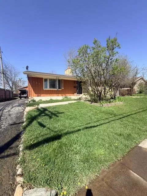 1542 Ostergaard, Racine, WI 53406