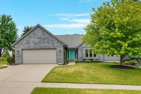 940 Bartlett, Oconomowoc, WI 53066