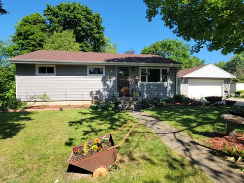 8982 S 79th, Franklin, WI 53132