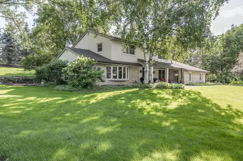 1405 Victoia, Elm Grove, WI 53122