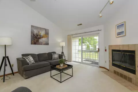 176 Westfield #D, Pewaukee, WI 53072