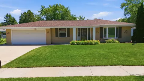 605 E Laverne, Oak Creek, WI 53154