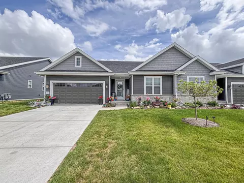 957 Elderberry, Oconomowoc, WI 53066
