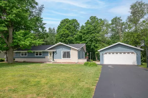 1447 Tomac, Hubertus, WI 53033