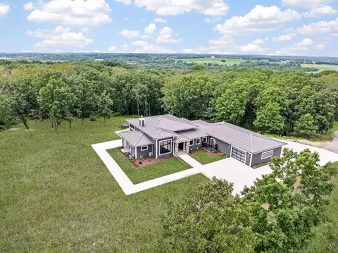 w3830 Scotch Bush Road, Lafayette, WI 53121