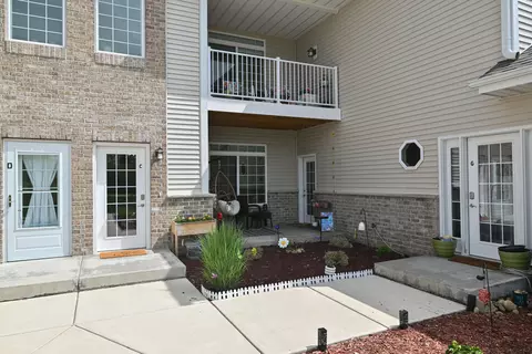 1625 Grey Fox #C, Mukwonago, WI 53149