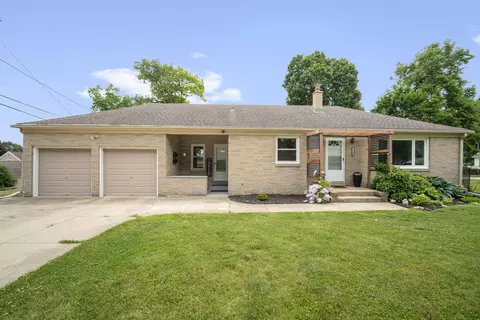 1260 Edwards, Brookfield, WI 53005