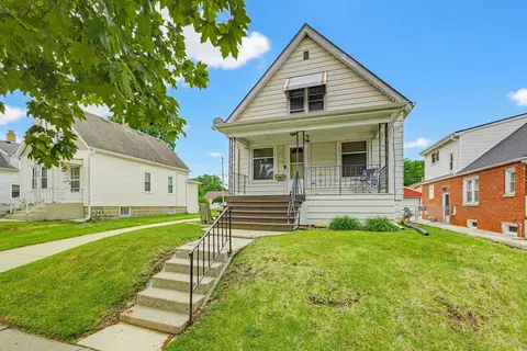 1957 S 89th, West Allis, WI 53227