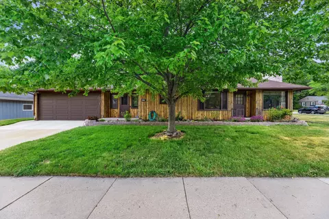 1116 E Racine, Waukesha, WI 53186