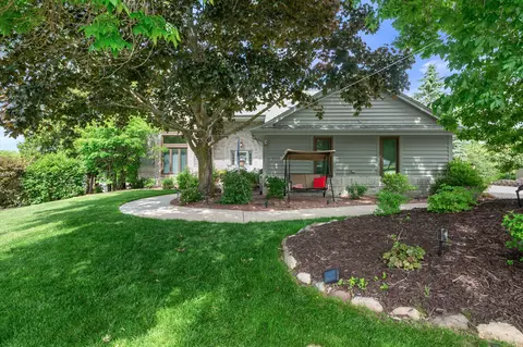 2809 Killarney, West Bend, WI 53095