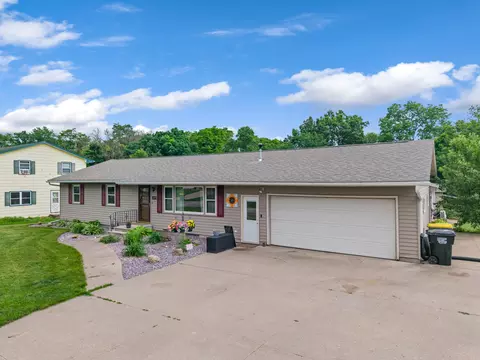 1497 Claudia, La Crescent, MN 55947