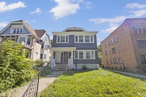 4266 W Highland #4268, Milwaukee, WI 53208