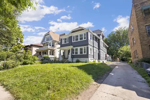 4266 W Highland #4268, Milwaukee, WI 53208