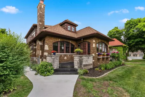 3239 W Drury, Milwaukee, WI 53215