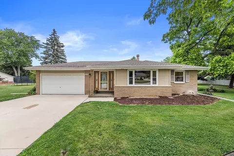 3706 S 157th, New Berlin, WI 53151