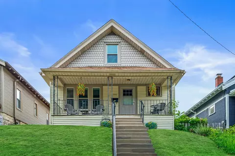 2843 S Linebarger, Milwaukee, WI 53207