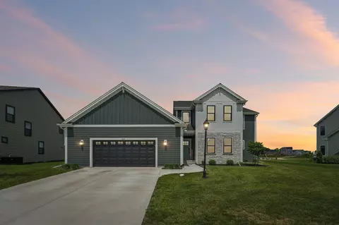 9249 S Overlook, Franklin, WI 53132
