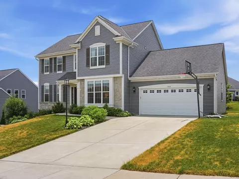 3513 Olde Howell, Waukesha, WI 53188