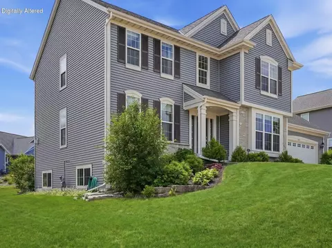 3513 Olde Howell, Waukesha, WI 53188