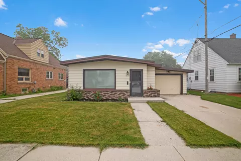 2216 Cleveland, Sheboygan, WI 53081
