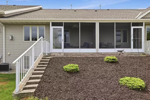 970 Oconomowoc, Oconomowoc, WI 53066
