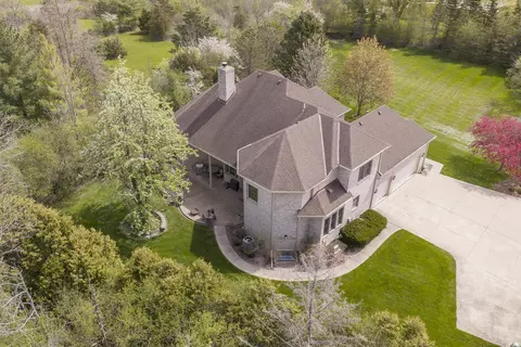 10935 N Oriole, Mequon, WI 53092