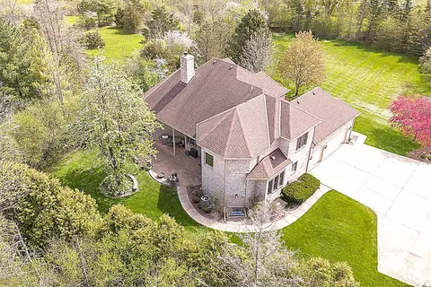10935 N Oriole, Mequon, WI 53092