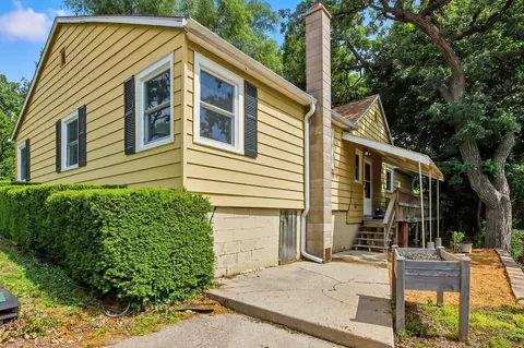 33834 Hillcrest, Burlington, WI 53105