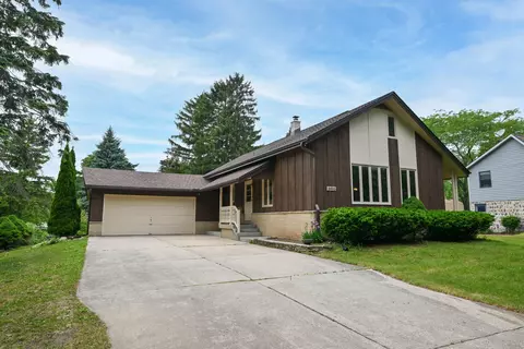 8603 N Regent, Fox Point, WI 53217