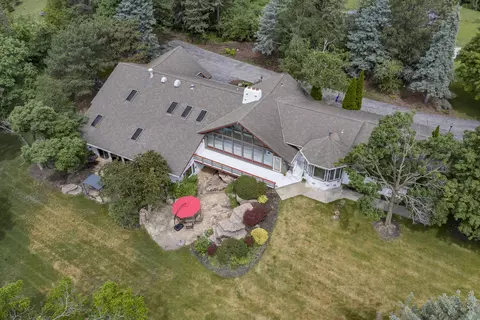w215n5353 Ada, Menomonee Falls, WI 53051