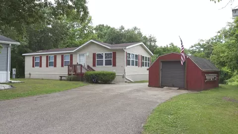 n6265 Suburban Heights Road # 13, Pardeeville, WI 53954