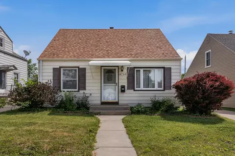 4710 W Sumac, Milwaukee, WI 53219