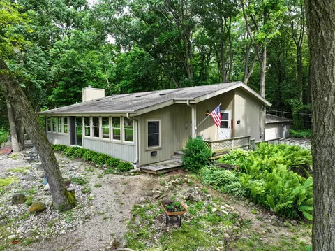 n2877 Roger Road, Sullivan, WI 53137