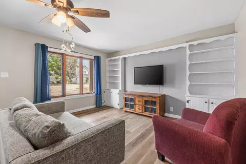 Living - 218 E Washington, Slinger, WI 53086 photo 2 of 5