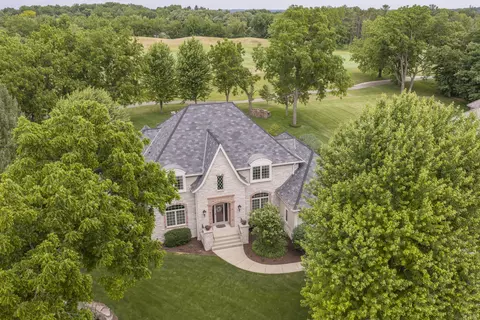 s76w26010 Prairieside, Waukesha, WI 53189