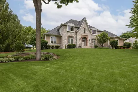 s76w26010 Prairieside, Waukesha, WI 53189