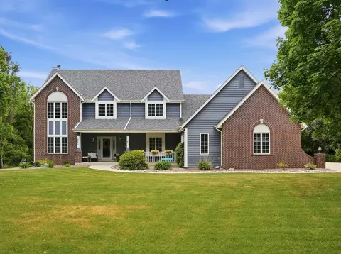 4695 Catherine, Pewaukee, WI 53072