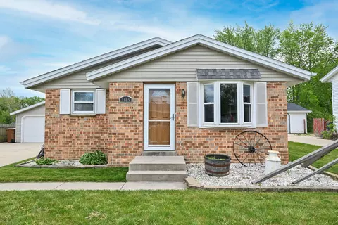 1605 Williams, South Milwaukee, WI 53172