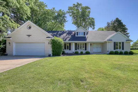 3910 Fresno, Brookfield, WI 53045
