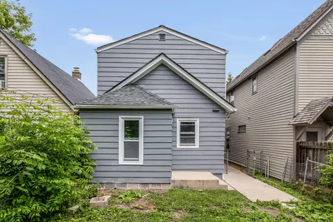 Exterior - 1017 E Pearson, Milwaukee, WI 53202 photo 3 of 5