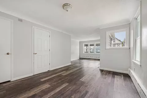 Living - 1017 E Pearson, Milwaukee, WI 53202 photo 2 of 4