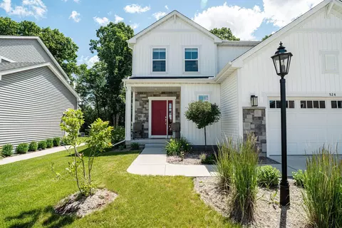 524 Wild Oak, Hartland, WI 53029