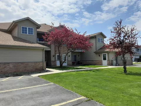 3620 E Barbara #8, Oak Creek, WI 53154