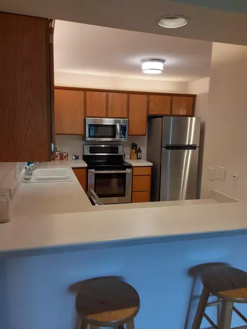 3620 E Barbara #8, Oak Creek, WI 53154