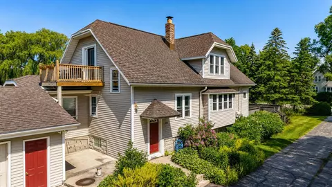 2029 W Donges Bay #2031, Mequon, WI 53092