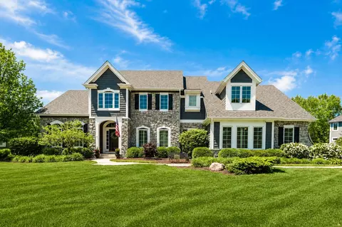 1260 Four Winds, Hartland, WI 53029