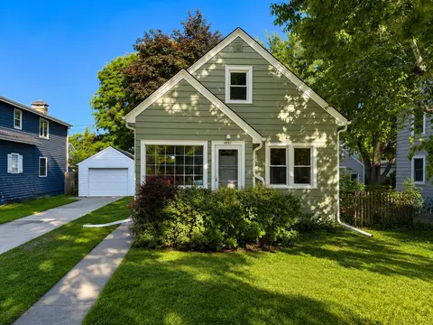 4937 N Hollywood, Whitefish Bay, WI 53217